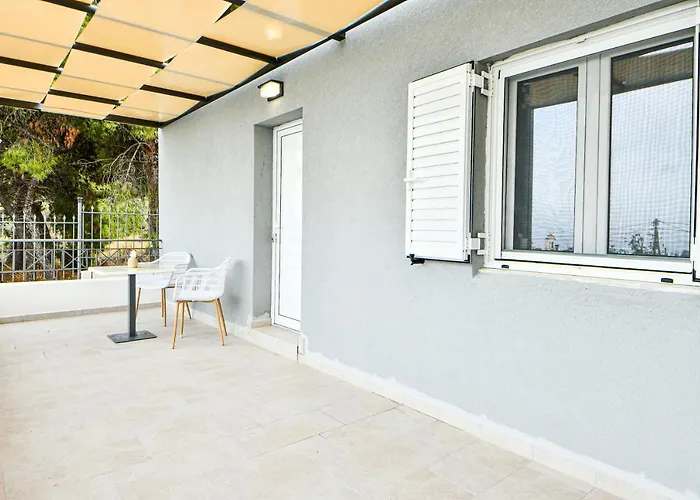 Koukounari Luxury Apartments